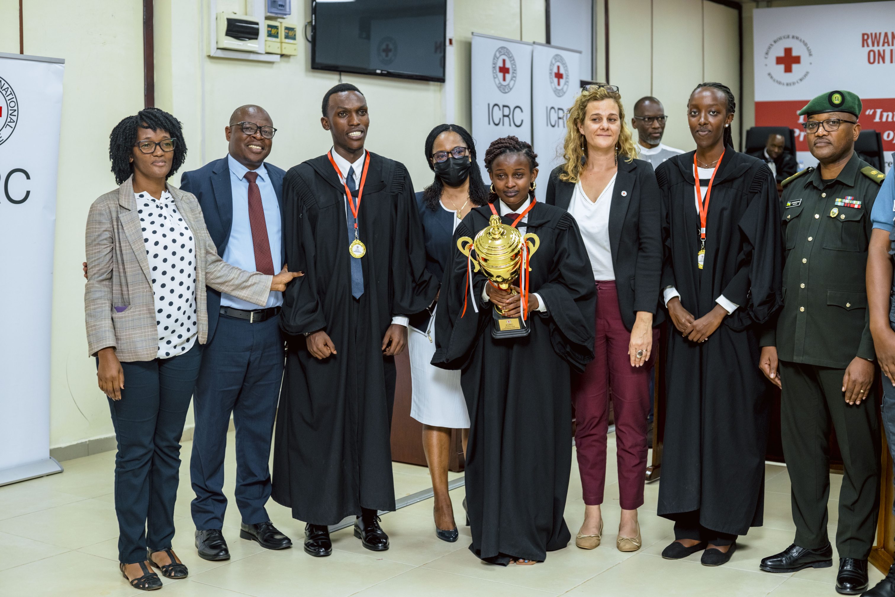 MKUR awarded the winner in the 10th edition- National Mootcourt Competition.